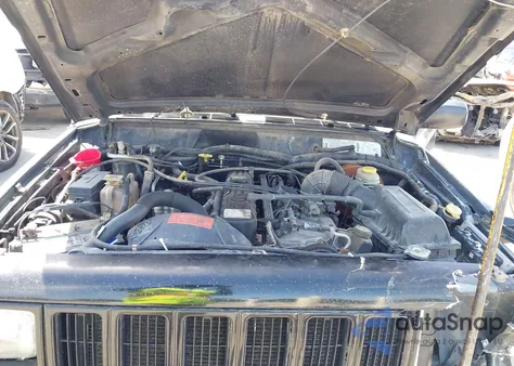 1997 Jeep Cherokee Country из США, поврежденный, VIN 1J4FT78S5VL587621